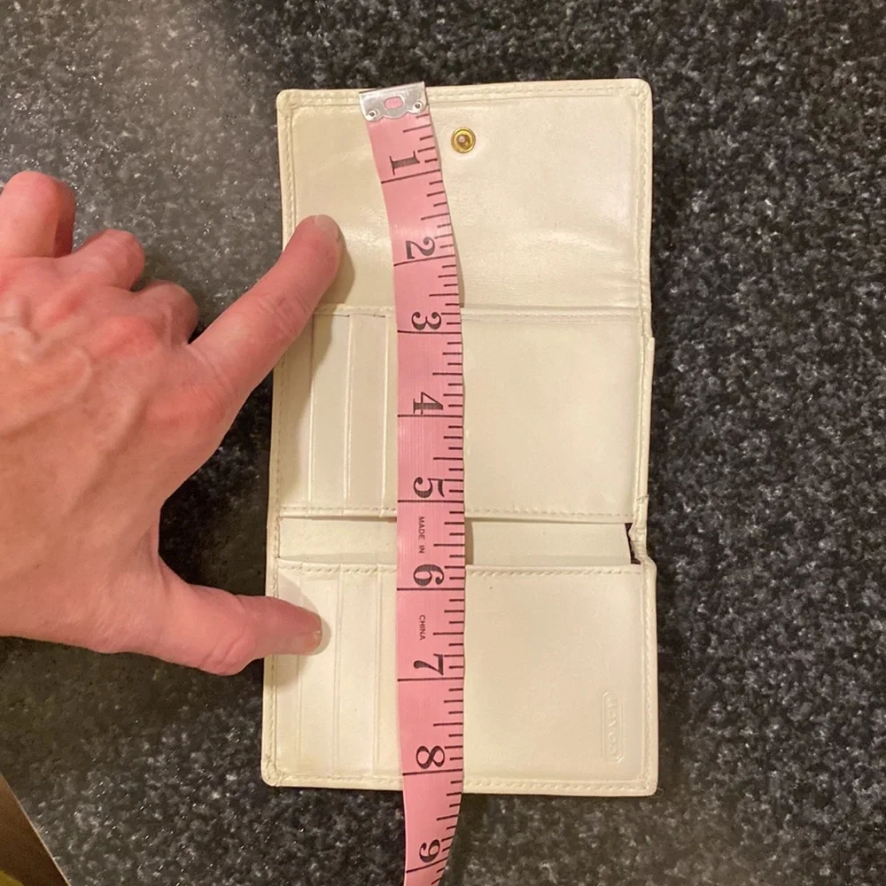 COACH mini tri-fold leather wallet. - Picture 11 of 11